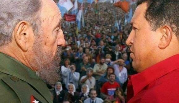 Fidel y Chávez en masivo acto en Argentina. Foto: Archivo Fidel y Chávez en masivo acto en Argentina. Foto: Archivo