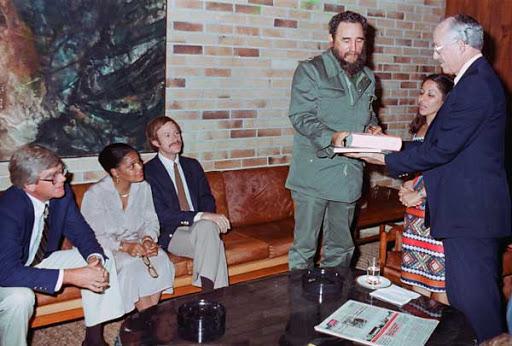 The interferon project began in 1981, after Fidel met U.S. doctor Randolph Lee Clark. Photo: Granma Archives The interferon project began in 1981, after Fidel met U.S. doctor Randolph Lee Clark. Photo: Granma Archives