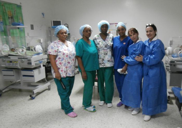 Doctoras y enfermeras cubanas en el hospital Rafael Osío de Cúa de Venezuela. Foto: Enrique Milanés León Doctoras y enfermeras cubanas en el hospital Rafael Osío de Cúa de Venezuela. Foto: Enrique Milanés León