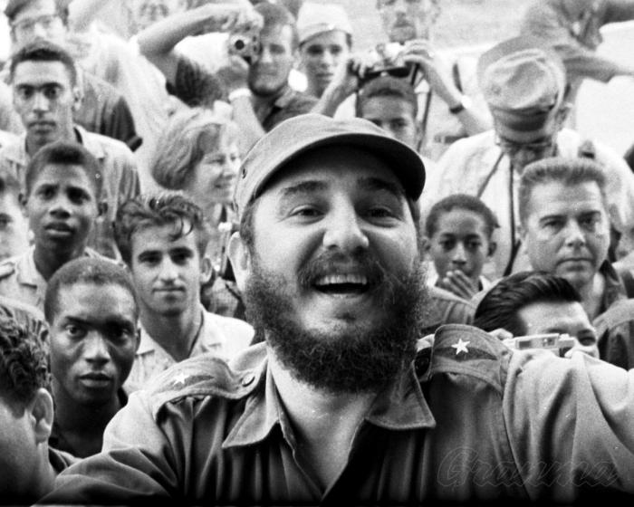 «Fidel vive tra di noi, nella nobile opera del suo popolo», ha aggiunto in un tuit il Capo di Stato. Foto: Archivio di Granma «Fidel vive tra di noi, nella nobile opera del suo popolo», ha aggiunto in un tuit il Capo di Stato. Foto: Archivio di Granma