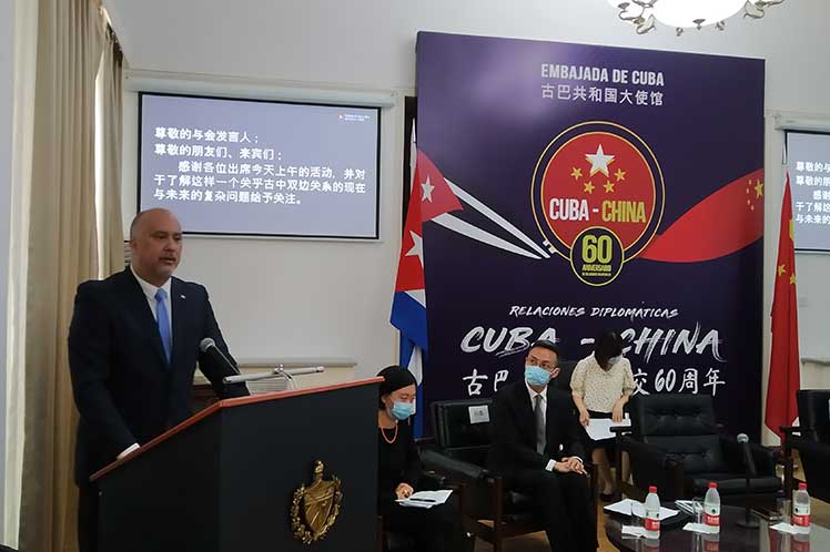 Representantes de Cuba denunciaron hoy en China el impacto negativo y las afectaciones que sufre el pueblo. Foto: Prensa Latina.