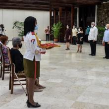 Otorgan la Orden Mariana Grajales por el aniversario 61 de la creación de la FMC, presiden Miguel Díaz Canel Bermúdez Presidente de la República de Cuba y Teresa Amarelle Boué, Secretaria General del Comité Nacional de la FMC, en el Salón de Protocolo EL Laguito Foto: Ariel Cecilio Lemus