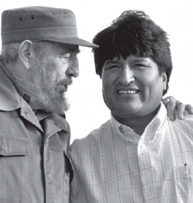 Evo conoció a Fidel en un encuentro por la autodeterminación y la solidaridad entre los pueblos, organizado en 1992 en La Habana. Foto: Libro "Así es Fidel", Luis Báez. Evo conoció a Fidel en un encuentro por la autodeterminación y la solidaridad entre los pueblos, organizado en 1992 en La Habana. Foto: Libro "Así es Fidel", Luis Báez.