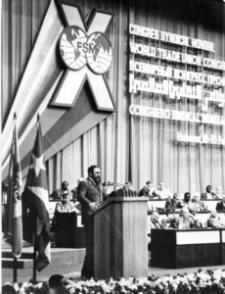 Fidel durante las sesiones del X Congreso de la FSM efectuado en La Habana en febrero de 1982