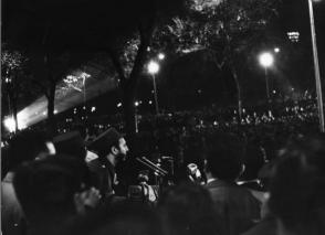 Fidel Castro en el Parque Central de Nueva York, Estados Unidos, 24 de abril de 1959. Foto: Centro Fidel Castro Ruz / Sitio Fidel Soldado de las Ideas. Fidel Castro en el Parque Central de Nueva York, Estados Unidos, 24 de abril de 1959. Foto: Centro Fidel Castro Ruz / Sitio Fidel Soldado de las Ideas.