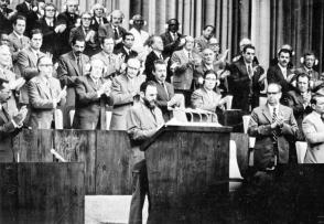 En el I Congreso del PCC se discutió ampliamente sobre desarrollo social, educación, cultura, deporte, salud, investigaciones científicas, seguridad social, política laboral y el sistema judicial. Foto: Archivo de Granma