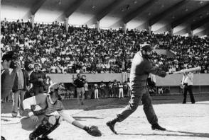Fidel en la inauguraciòn del Estadio Victoria de Giròn, Matanzas. Foto:Ernesto Calderìn, 20 de febrero de 1977. Actividades Diversas 1977. El Comandante en la inauguración del estadio Victoria de Girón, de Matanzas. Foto: Ernesto Calderín Fidel en la inauguraciòn del Estadio Victoria de Giròn, Matanzas. Foto:Ernesto Calderìn, 20 de febrero de 1977. Actividades Diversas 1977. El Comandante en la inauguración del estadio Victoria de Girón, de Matanzas. Foto: Ernesto Calderín