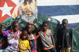 Mural que recuerda la presencia de Fidel en el hotel Compañero en Sierra Leona. Foto: Enrique Ubieta Gómez
