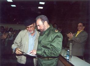 Fernández Retamar junto a Fidel Castro y García Márquez. Foto: La Ventana/Casa de las Américas. Fernández Retamar junto a Fidel Castro y García Márquez. Foto: La Ventana/Casa de las Américas.