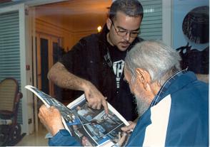 Fidel Castro y Randy Perdomo, presidente de la FEU de la Universidad de la Habana